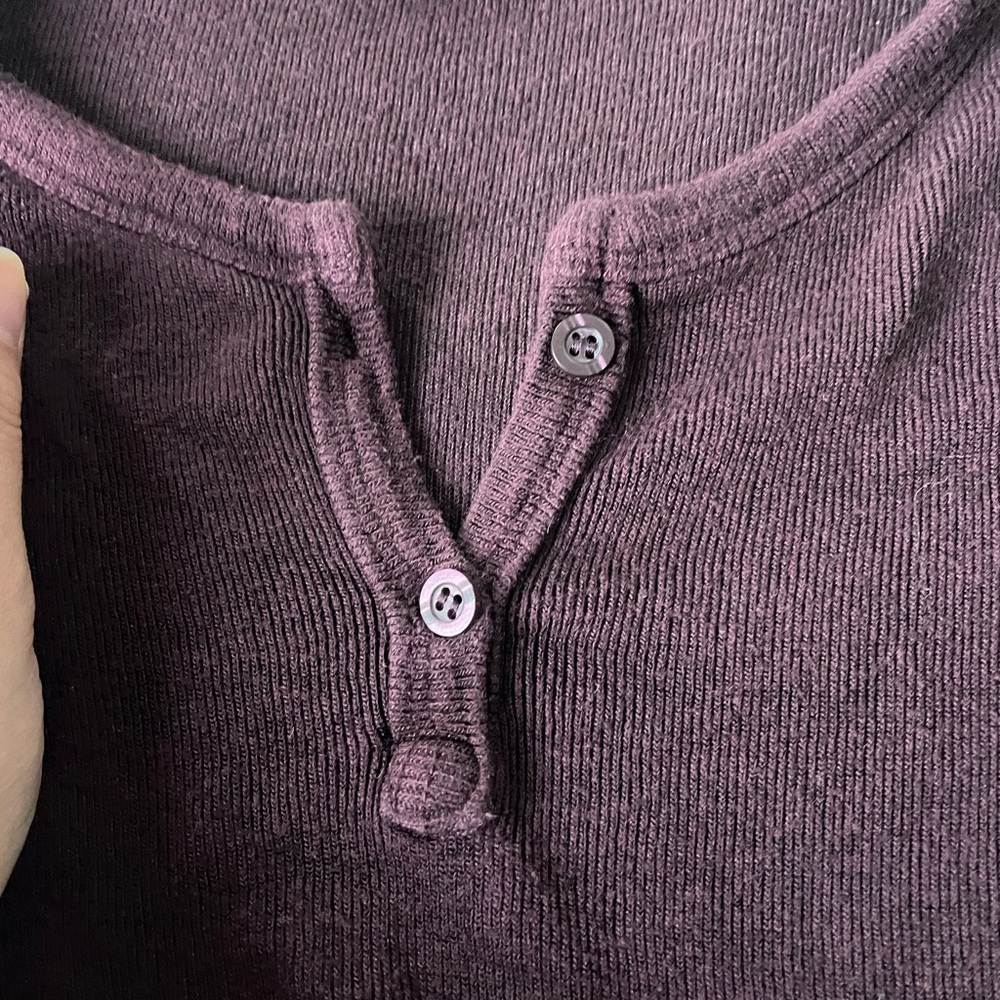 Brandy Melville maroon long sleeve Callen Henley - Picture 7 of 15